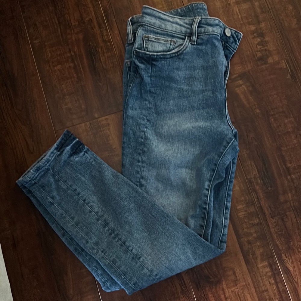 Skinny jeans and top
